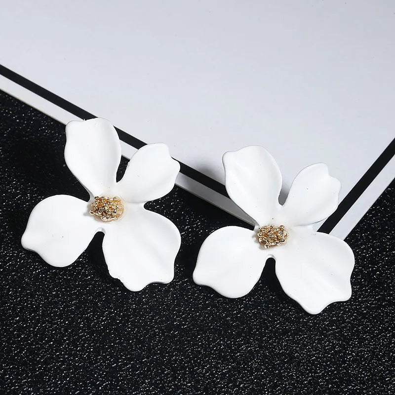 Korean Cute Small Flower Stud Earrings For Women fresh and sweet Statement Earring Girl Fashion Jewelry Gift