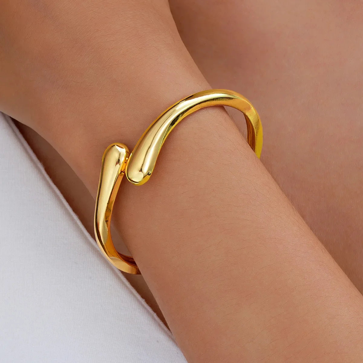 Simple Teardrop Shaped Bangle For Women Creative Gold Silver Color Adjustable Cuff Open Bracelet Girls Fashion Jewelry